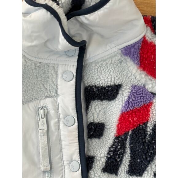 NWT Free People Hit The Slopes Printed Fleece Pullover Jacket Logo Size XS - Picture 7 of 8